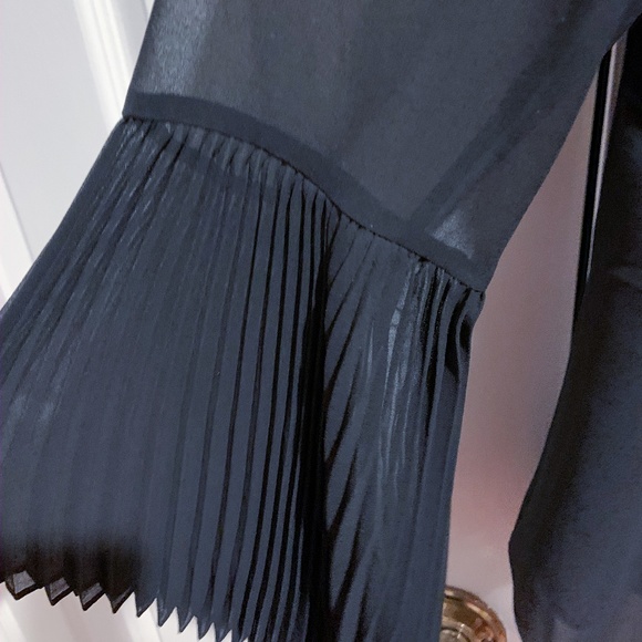 NWOT WHBM Black Long Sleeve Top - Picture 4 of 6